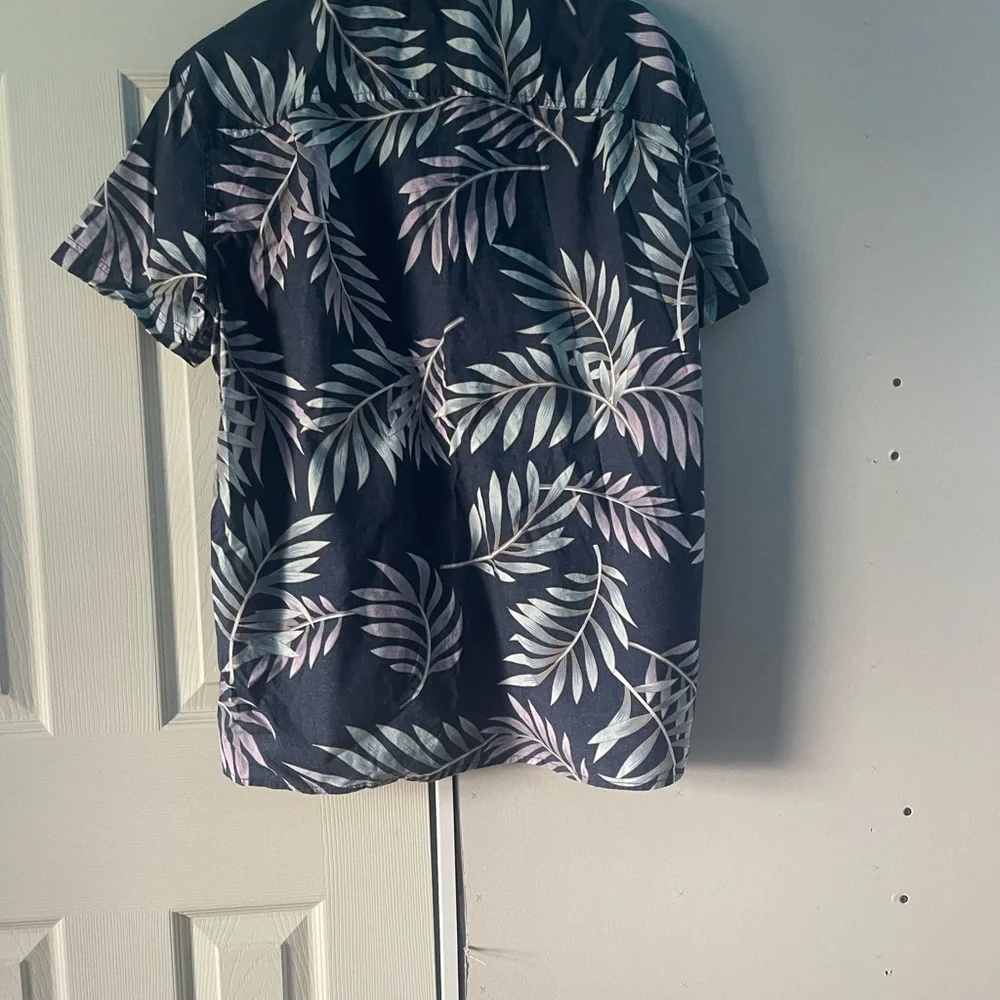American Eagle Tropical Button-Up Poolside Shirt. Size Large. - Picture 2 of 2